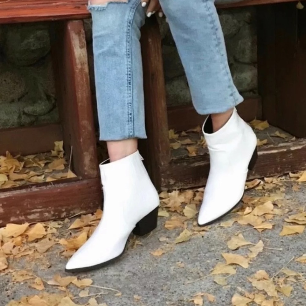 🔹Qupid Crocodile white booties🔹